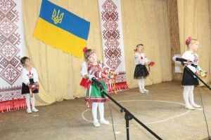 У Вишнівській ОТГ піснями та танцями вшанували українських захисників