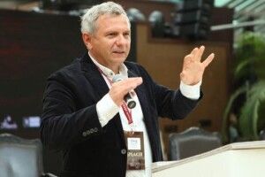 У команді Зеленського кажуть, що економіка впаде на 5 відсотків