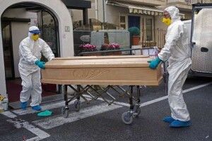 Вимагали від 4 до 40 тисяч гривень: у морзі жінку, яка хотіла забрати померлу від COVID родичку, обібрали до нитки