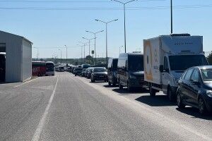 На Волинській митниці – великі черги на виїзд за кордон