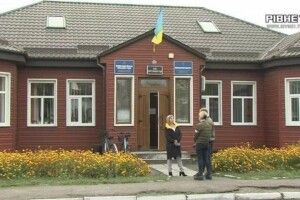 Поліція шокована: на Рівненщині дві вчительки влаштували бійку на уроці (Відео)