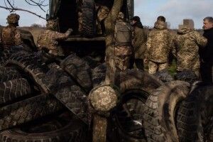 Це вже не «чмобіки» – Порошенко розповів, що відбувається на східному фронті (Відео)