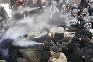 Затримали стрільця, який поранив поліцейського біля Солом’янського суду столиці