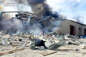 Загасили пожежі в аеропорту на Житомирщині і на складах на Одещині
