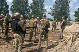 Тренер зі США муштрує волинських прикордонників за стандартами НАТО (Фото)