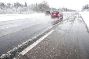 Волинські синоптики попередили про ожеледицю на дорогах області