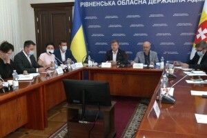 Цькування і стереотипи: переселенці з Донбасу у Рівному скаржились міністру 