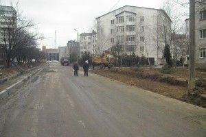 У Луцьку триває ремонт вулиці Агатангела Кримського (фото)