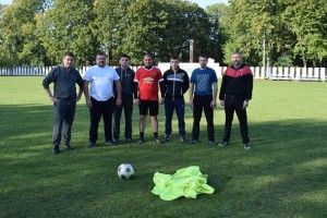 Рівненські священики поскидали підрясники – вдягнули футбольну форму (фото)  