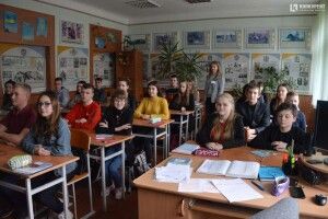 Кожен п'ятий підліток відчуває себе самотнім у стінах навчального закладу – оглядач