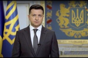 Залишайтеся вдома, армія працює, – Зеленський терміново звернувся до українців (Відео)