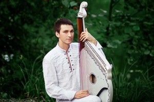 Хлопець із Володимира так зіграв на бандурі,  що американці заплакали