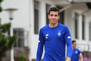 Голкіпера київського Динамо прооперували в Мюнхені