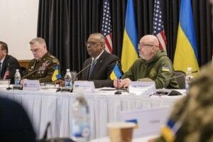 Сьогодні «Рамштайн-12»: чи дадуть партнери зелене світло на поставки до України винищувачів F-16?