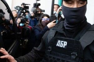 Театр абсурду: адвокати Порошенка розказали, як ДБР «склепало» «справу картин» на основі Вікіпедії