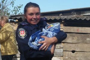 Шок: у батьків 8 дітей довелося забрати малят