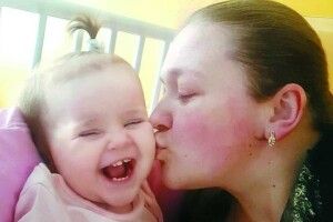 Невідомий благодійник переказав на рахунок хворої дівчинки мільйон гривень