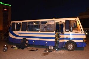 Поліцейські-криміналісти працювали всю ніч на місці, де терорист утримував заручників (Фото)