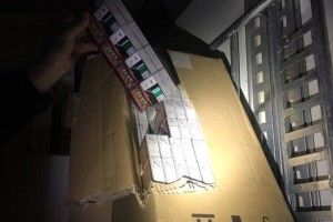 «Тара для квітів» виявиляся тарою для контрабандних сигарет на два мільйони гривень (Відео, фото)