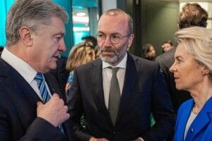 Порошенко після розмови з Урсулою фон дер Ляєн: є обережний оптимізм щодо 50 млрд євро для України
