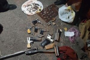 Чоловік знайшов у гаражі свого померлого діда арсенал зброї