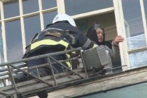 На Львівщині на пожежі врятовано 10 чоловік, в тому числі немовля