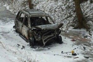 Неподалік Погорільців дотла згоріла автівка