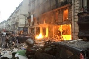 У центрі Парижа стався потужний вибух