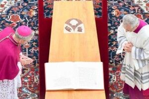 Папу-емерита Бенедикта XVI поховали в криптах під базилікою Святого Петра