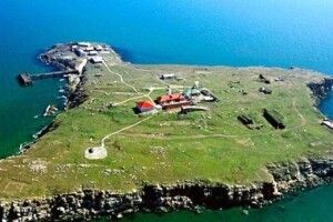 Окупанти облаштовують позиції на острові Зміїний: планують блокувати Одеський порт