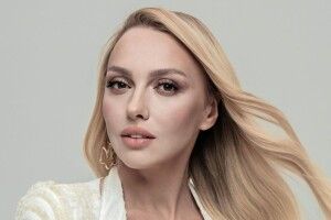 «Беру в поганих, віддаю хорошим»: Оля Полякова прокоментувала виступ на скандальному весіллі 