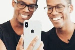 Навіть близнюки не обдурять нові смартфони!