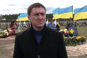 «Це наша пам'ять, наш біль»: у Сарнах загиблих Героїв ховатимуть на Алеї Слави (Фото)