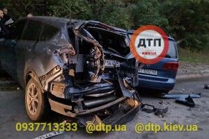 Бетономішалка потрощила п’ять автівок (Фото, відео)
