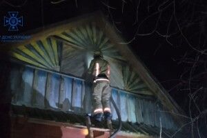 1 січня вдосвіта волинські рятувальники гасили дім на Камінь-Каширщині 