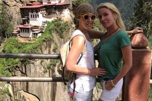 Собчак у Бутані похвалилася дружбою з дружиною Миколи Мартиненка (фото)