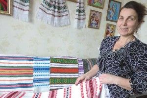 Майстриня, вироби якої є за океаном: «Свого найкращого рушника я ще не виткала»