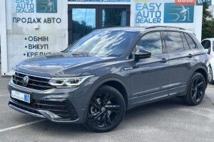 На Волині прокурорка має 16 авто в родині – і всі значно дешевші за ринкову ціну