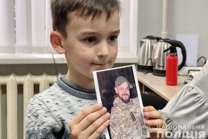 У Луцьку поліцейські привітали з Днем Миколая сім’ю загиблого колеги Романа Гіренка (Фото, Відео)