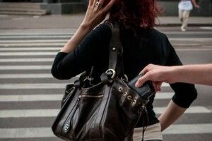 Чи поверне хто гаманець із євро, гривнями та злотими жительці Локачинського району?