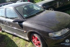 На Волині поліцейські виявили автомобіль із підробними документами 
