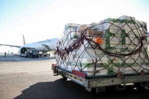 До України надійшла велика партія COVID-вакцини Moderna