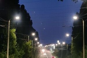У Луцьку з’явилось нове освітлення ще на одній вулиці