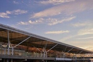 Підліток пролетів на шасі літака 400 км з Лондона і вижив