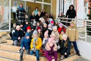 У місті на Волині школярики відвідали військових