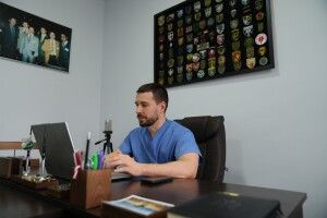 Король Чарльз III у захваті від роботи українських хірургів «UNBROKEN»
