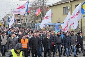 НАРОДНЕ ВІЧЕ У ЛУЦЬКУ «ПЕРЕДАЛО ПРИВІТ» ВОЛИНСЬКИМ НАРДЕПАМ