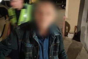Волинські патрульні допомогли загубленому чоловікові повернутися додому