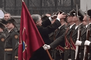 Олександр Бухтатий: «Янукович шапки знімав, а Порошенко одягає!»