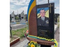 На могилі Героя з Волині відновлять вкрадений тризуб